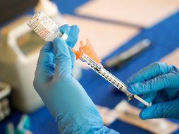 Lamentan que todavía haya personas en grupos de riesgo sin vacunar, mientras que otras no se han inyectado las dosis de refuerzo recomendadas. AP/ARCHIVO