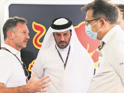 Mohammed Ben Sulayem (centro) es blanco de las críticas de los dueños de la Fórmula Uno. AFP/Archivo