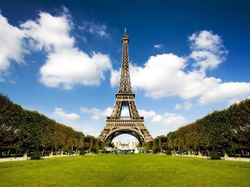 La torre Eiffel es un símbolo emblemático de París. AFP/ ARCHIVO