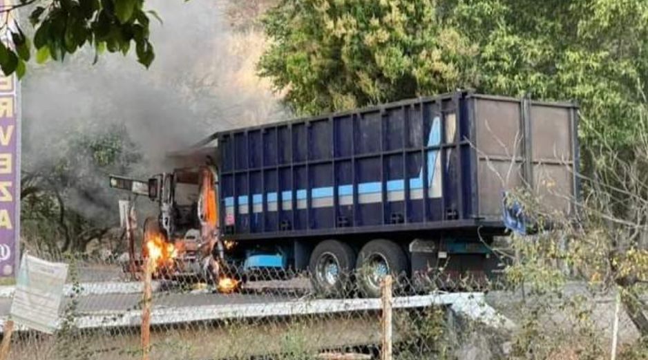 Tras el ataque a balazos se desataron bloqueos con camiones de carga incendiados. SUN