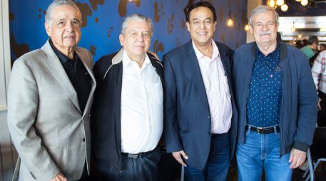 Chava Cosío con Ex compañeros legisladores federales José Núñez, Jaime Aceves y Enrique Villa. CORTESÍA