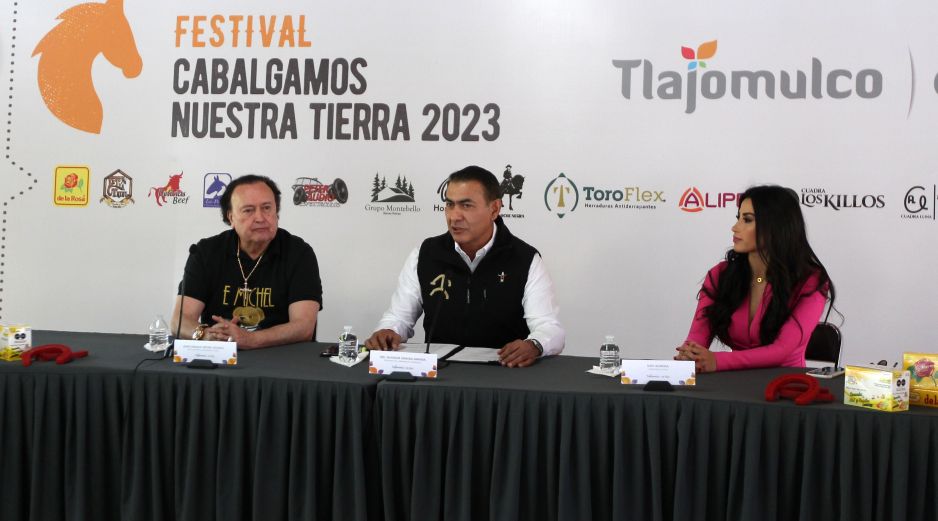Presentación del Festival Cabalgamos Nuestra Tierra 2023, con la presencia de Salvador Zamora, alcalde de Tlajomulco; Enrique Michel, presidente de Dulces de La Rosa, y Susy Almeida. EL INFORMADOR/ ALONSO CAMACHO