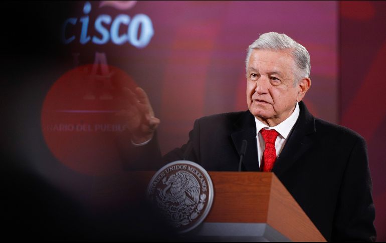López Obrador puntualizó que el domingo salió de México rumbo a Chile un grupo de elementos de la Sedena y la Conafor. EFE/I. Esquivel
