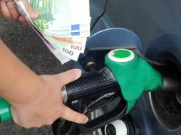El precio de las gasolinas puede presentar una variación dependiendo de la ubicación en el país. ESPECIAL