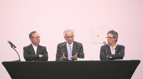 La presentación del libro estuvo dirigida por los ponentes, de izquierda a derecha, Tomás de Híjar Ornelas, Carlos Martínez Assad y Diego Petersen. EL INFORMADOR/ C. Zepeda