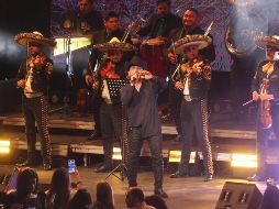 El intérprete deleitó a su público jalisciense con su actual gira 