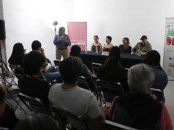 Durante la charla con Laura Baeza y otras escritoras, Antonio Ortuño les preguntó cómo se fueron decantando por la narrativa ESPECIAL / Gobierno de Guadalajara