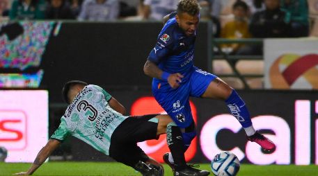 Iván Moreno comete penal a Duván Vergara. IMAGO7/S. Laureano