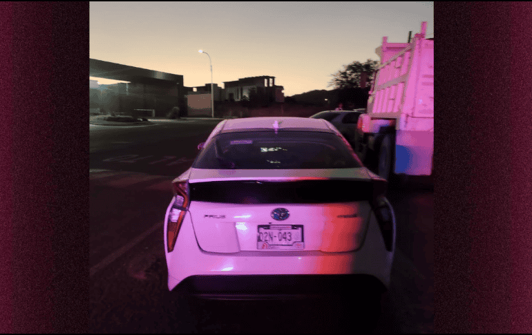 El reporte hacía mención de la localización de un hombre de aproximadamente 55 años de edad, que a simple vista presentaba heridas de bala, a bordo de un vehículo Toyota Prius modelo 2017, en color blanco. ESPECIAL