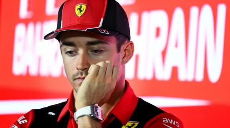 Charles Leclerc recibirá su primera penalización en la parrilla de salida para el Gran Premio de Arabia Saudita de F1, el cual se corre este fin de semana. AFP / ARCHIVO