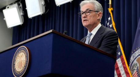 El jefe de la Fed, Jerome Powell, da un mensaje a los medios sobre las proyecciones económicas a futuro. AP/A. Brandon