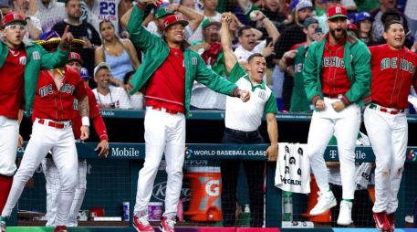 La increíble actuación de México, además de generar respeto por parte de los aficionados y rivales, dejó para los peloteros mexicanos una importante ganancia económica. AFP / ARCHIVO