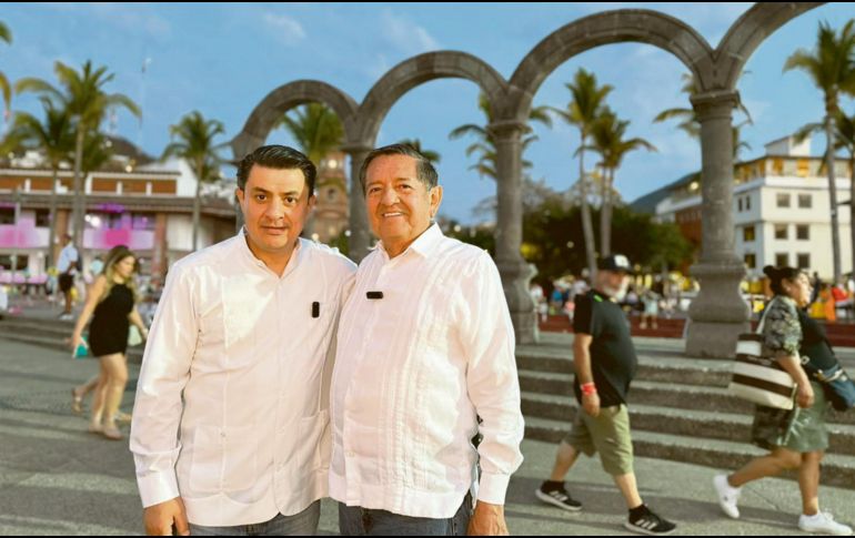 “Chema” Martínez y el “Profe” Michel en los Arcos del Malecón. ESPECIAL