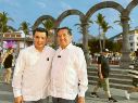“Chema” Martínez y el “Profe” Michel en los Arcos del Malecón. ESPECIAL