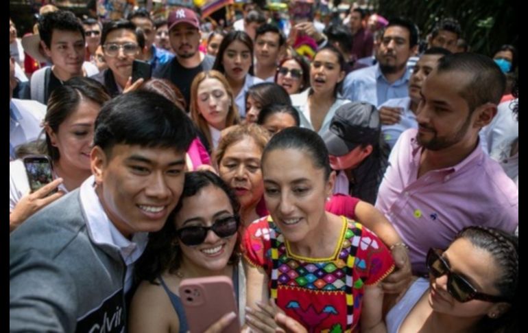 También aprovecharon para tomarse la foto con la jefa de Gobierno de la Ciudad de México. ESPECIAL