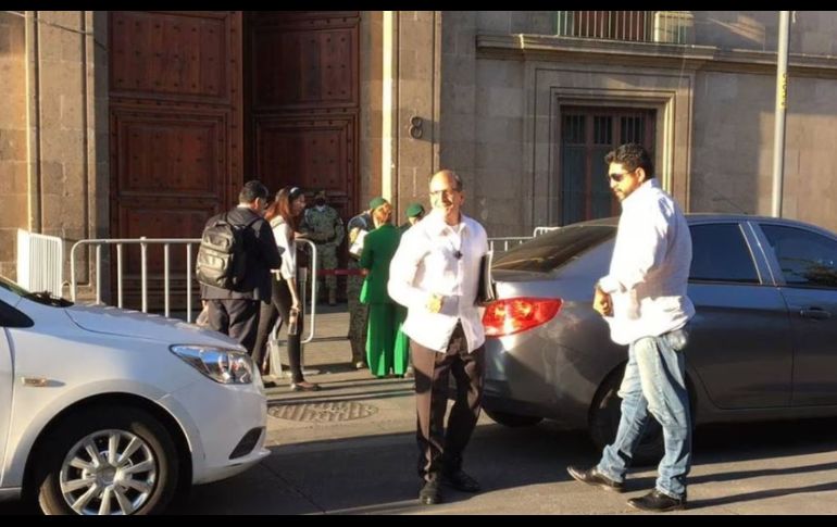 El padre Solalinde llegó a Palacio Nacional. SUN