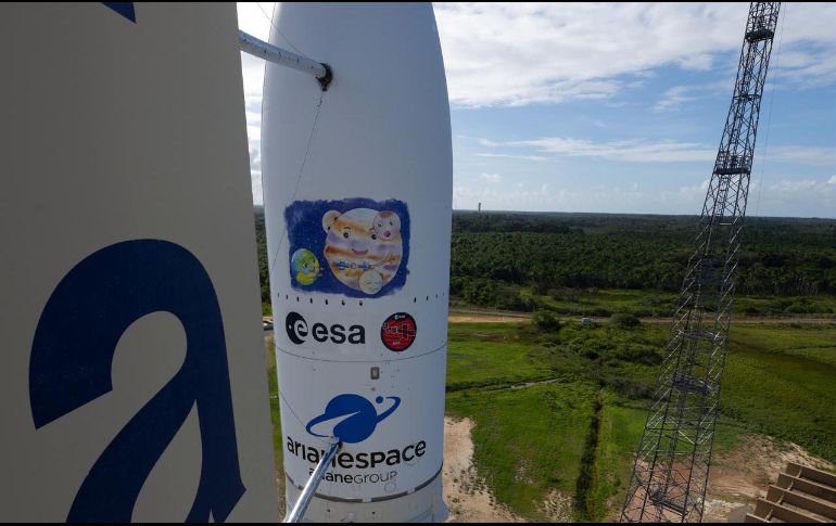 El cohete en el que despegará la sonda camino a Júpiter lleva un dibujo alusivo hecho hace dos años por una niña ucraniana. EFE/ESA S. Corvaja