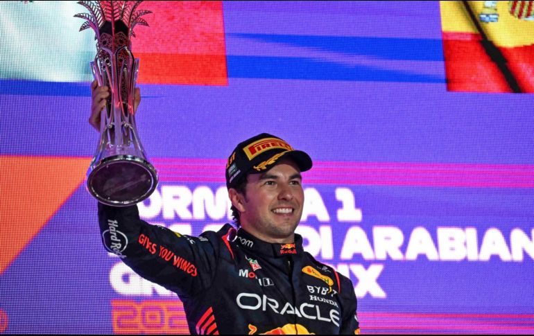 Checo Pérez llegará animado al GP de Azerbaiyán, ya que fue en ese circuito, en el año 2021, donde ganó su primer Gran Premio como piloto de Red Bull. AFP / ARCHIVO