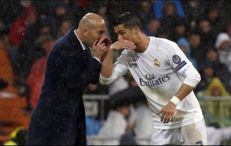Al-Nassr buscarían reunir a Zidane con Cristiano Ronaldo. AFP/Archivo