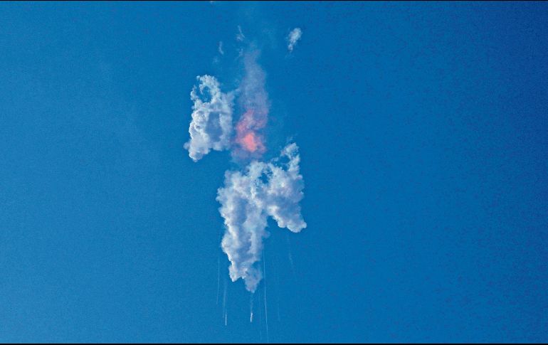 Cohete de empresa de Musk estalla luego de cuatro minutos de vuelo