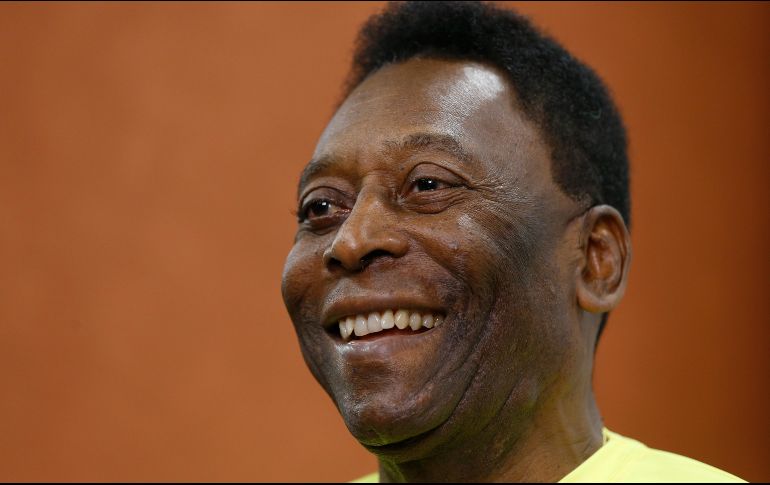 Hasta el momento, Pelé es el único jugador que conquistó tres mundiales con su selección: Suecia 1958, Chile 1962 y México 1970. AP / ARCHIVO