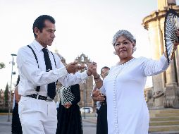 Juan Pedro Trujillo y Claudia Velázquez encontraron en el danzón un estilo de vida. EL INFORMADOR/C. Zepeda