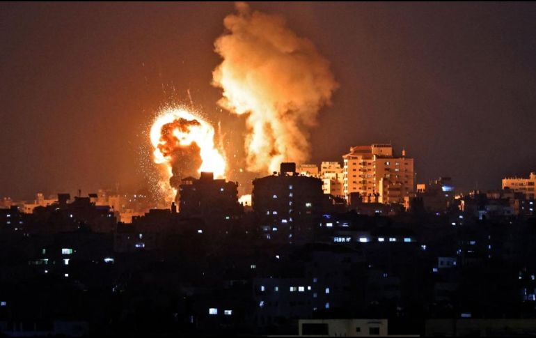 Israel bombardeó un edificio residencial y una casa. ESPECIAL
