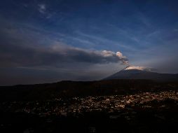 El volcán Popocatépetl sigue dando de qué hablar, pues este cráter continúa en constante actividad que preocupa a algunos y empolva a otros. AP / M. Ugarte
