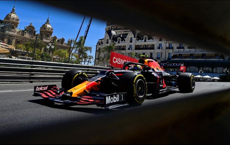 El mexicano Sergio ''Checo'' Pérez correrá su sexta carrera de 2023 con Red Bull en el GP de Mónaco. AFP / ARCHIVOI