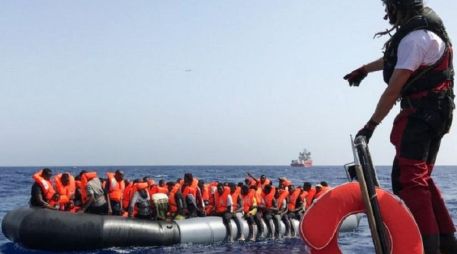El buque Life Support de la ONG Emergency, se encuentra en camino a socorrer a los migrantes que requieren atención médica de manera inmediata. AFP/ Archivo