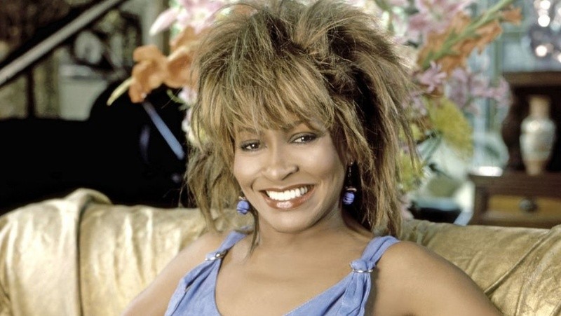 Para 1985, cuando se tomó esta fotografía, Tina Turner estaba de nuevo disfrutando del éxito. GETTY IMAGES
