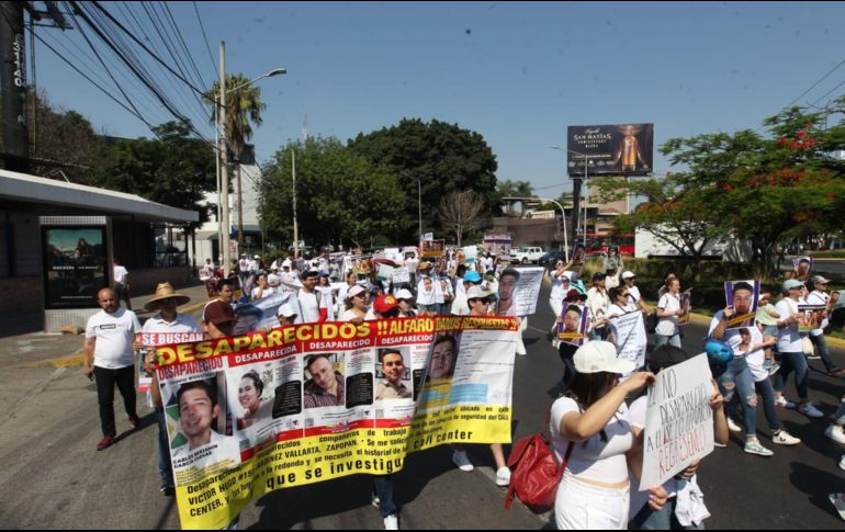 Los familiares de los jóvenes desaparecidos se manifestaron esta mañana. EL INFORMADOR/ A. Camacho