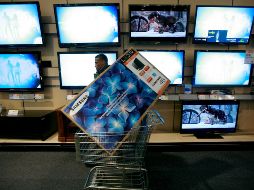 Uno de los objetos más comprados durante las épocas de descuentos como el Hot Sale son las televisiones y pantallas planas. AFP / ARCHIVO