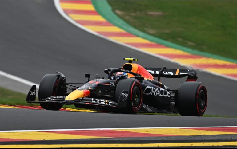 El mexicano Sergio ''Checo'' Pérez correrá su séptima carrera de 2023 con Red Bull en el GP de España. AFP / ARCHIVOI