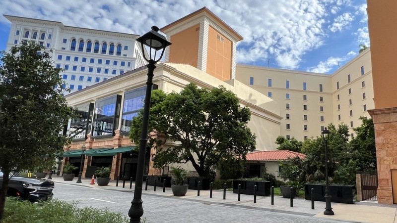 La casa de Orlando Capote quedó rodeada del desarrollo inmobiliario de The Plaza y otros edificios de Agave Holdings. 
