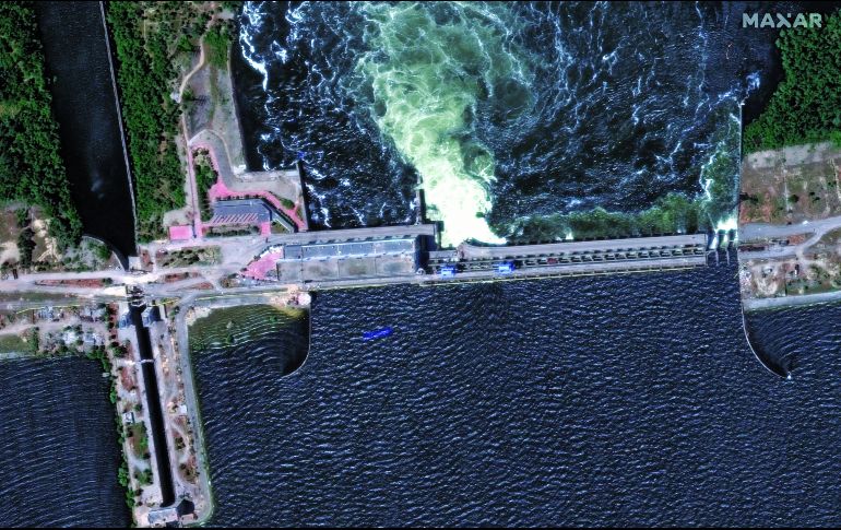 Se está produciendo un desastre ecológico. Ecosistemas se destruirán en las próximas horas, dicen expertos. EFE