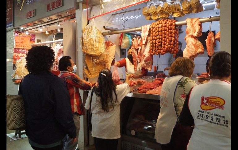 Las reducciones de precios que tuvieron alimentos básicos como el pollo, los huevos y el limón contribuyeron a la desaceleración. SUN/ARCHIVO