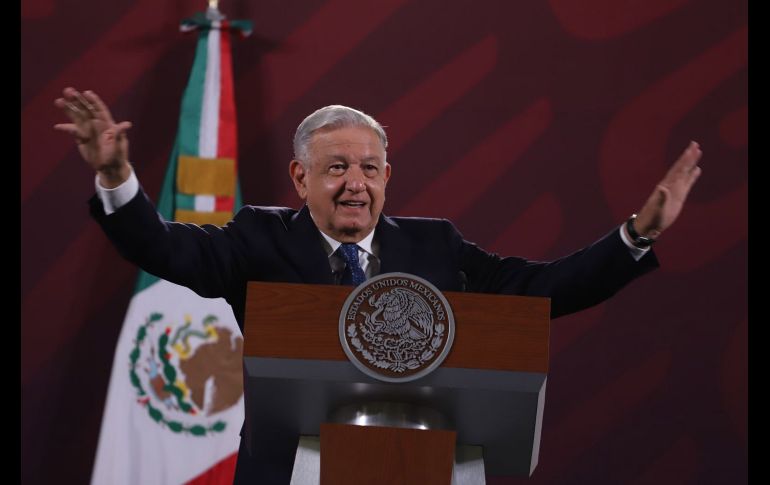 López Obrador aseguró que su gobierno busca ayudar a los extrabajadores de Mexicana, pero no tienen ninguna responsabilidad. SUN/B. Fregoso