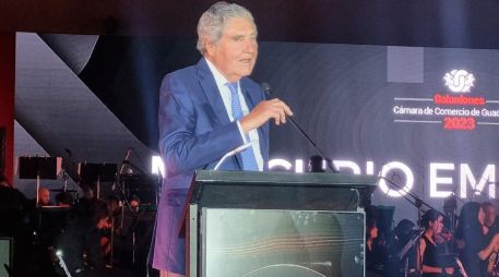 Carlos Álvarez Bermejillo, presidente de Laboratorios Pisa, recibió el Mercurio Empresarial. EL INFORMADOR/ J. Velazco
