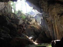 Entrada a la cueva de Tam Pà Ling, vista desde el interior. EFE/Imagen cedida por Kira Westaway (Macquarie University)