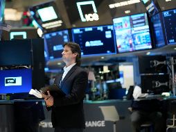 Al término de las operaciones en Nueva York, a las 13:00 hora local, el Dow Jones se situó en 34 mil 418.5 puntos, mientras que el selectivo S&P 500 sumó un 0.12%, hasta cuatro mil 455.6 unidades. AP / ARCHIVO