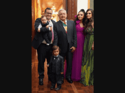 López Beltrán difundió una fotografía inédita en Palacio Nacional con el Presidente López Obrador. TWITTER / @_JRLB_