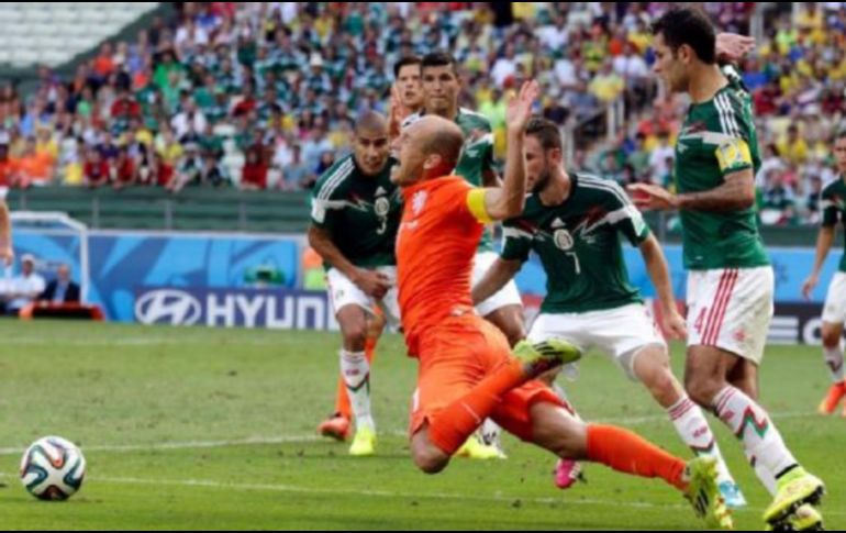 México estuvo muy cerca de lograr su pase a cuartos de final en el Mundial de Brasil. AP/Archivo