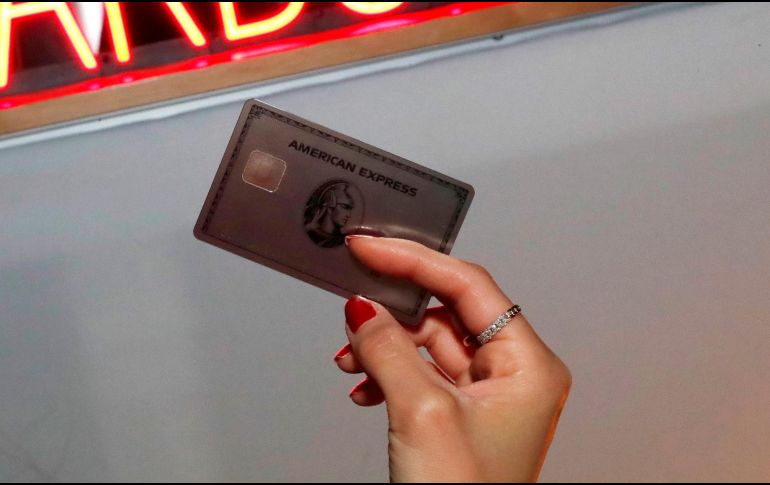 Las tarjetas de crédito, cheques de viaje, seguros, y también los servicios de cuentas de depósito y de banca en línea de American Express, van a seguir operando con normalidad en el país. AFP / ARCHIVO