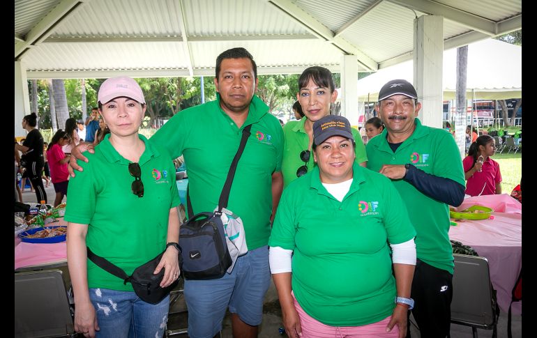 Paola Cortés, Samuel Bernabé, Verónica Ochoa, Carmen Peralta y Efraín Aviña. GENTE BIEN JALISCO/ Jorge Soltero