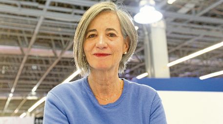 La escritora llega con la reedición de su primera novela, “Tonada de un viejo amor”. EL INFORMADOR