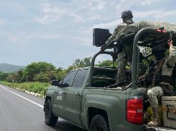 Fuerzas de seguridad federal patrullan Michoacán, que es afectado por el parón en sus parcelas de limón. EL UNIVERSAL