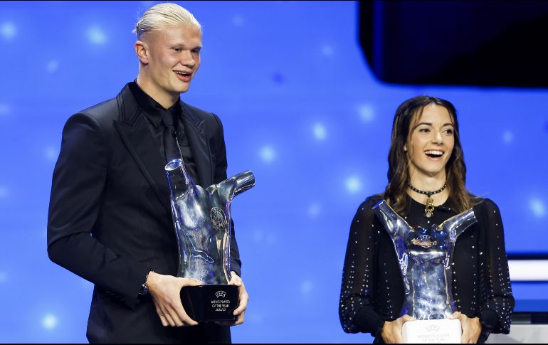 Erling Haalan y Aitana Bonmatí se llevaron los máximos honores en la ceremonia de la UEFA. EFE/G. Horcajuelo