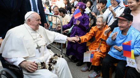 El papa Francisco es recibido en la Nunciatura Apostólica de Mongolia. EFE/Medios del Vaticano