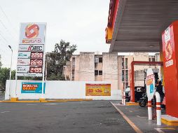 En algunas estaciones de servicio de la Zona Metropolitana de Guadalajara son evidentes los aumentos en los costos de los combustibles. EL INFORMADOR/ H. Figueroa